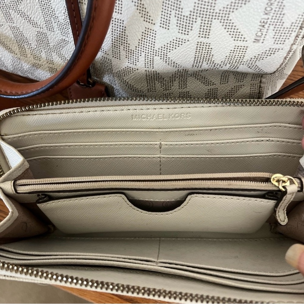Michael Kors Hamilton Signature Bag With Matching Wallet - Picture 13 of 14